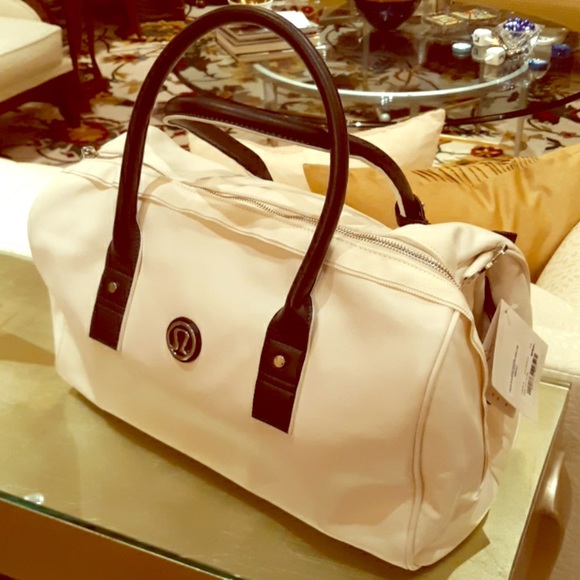 lululemon athletica Handbags - Lululemon Duffle bag